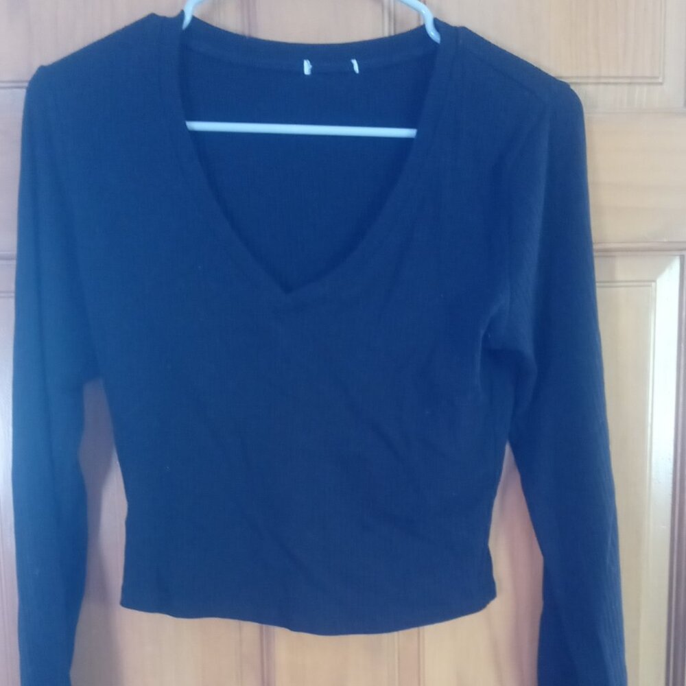 long sleeve v neck top